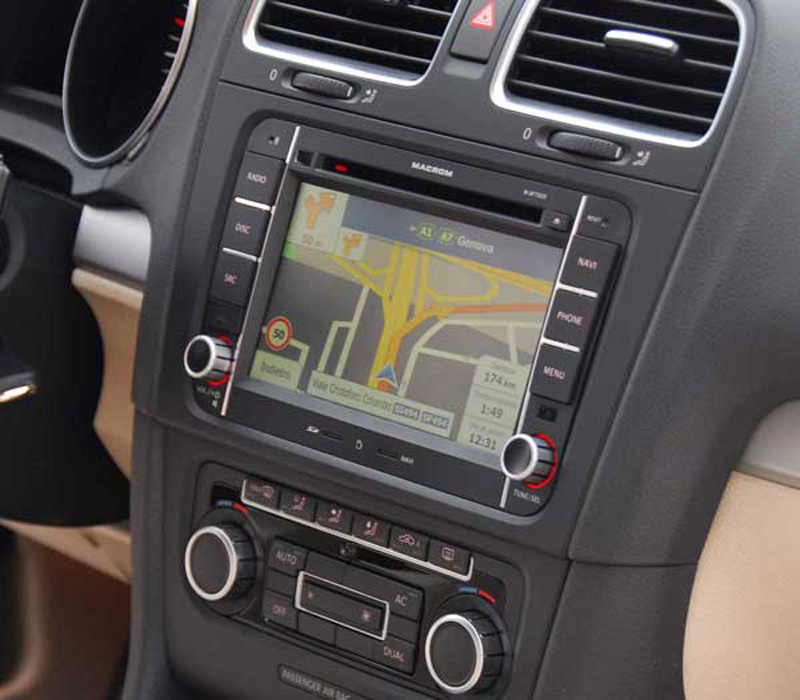 Autorádio GPS MACROM M-7020 pre ŠKODA / VW / SEAT 
