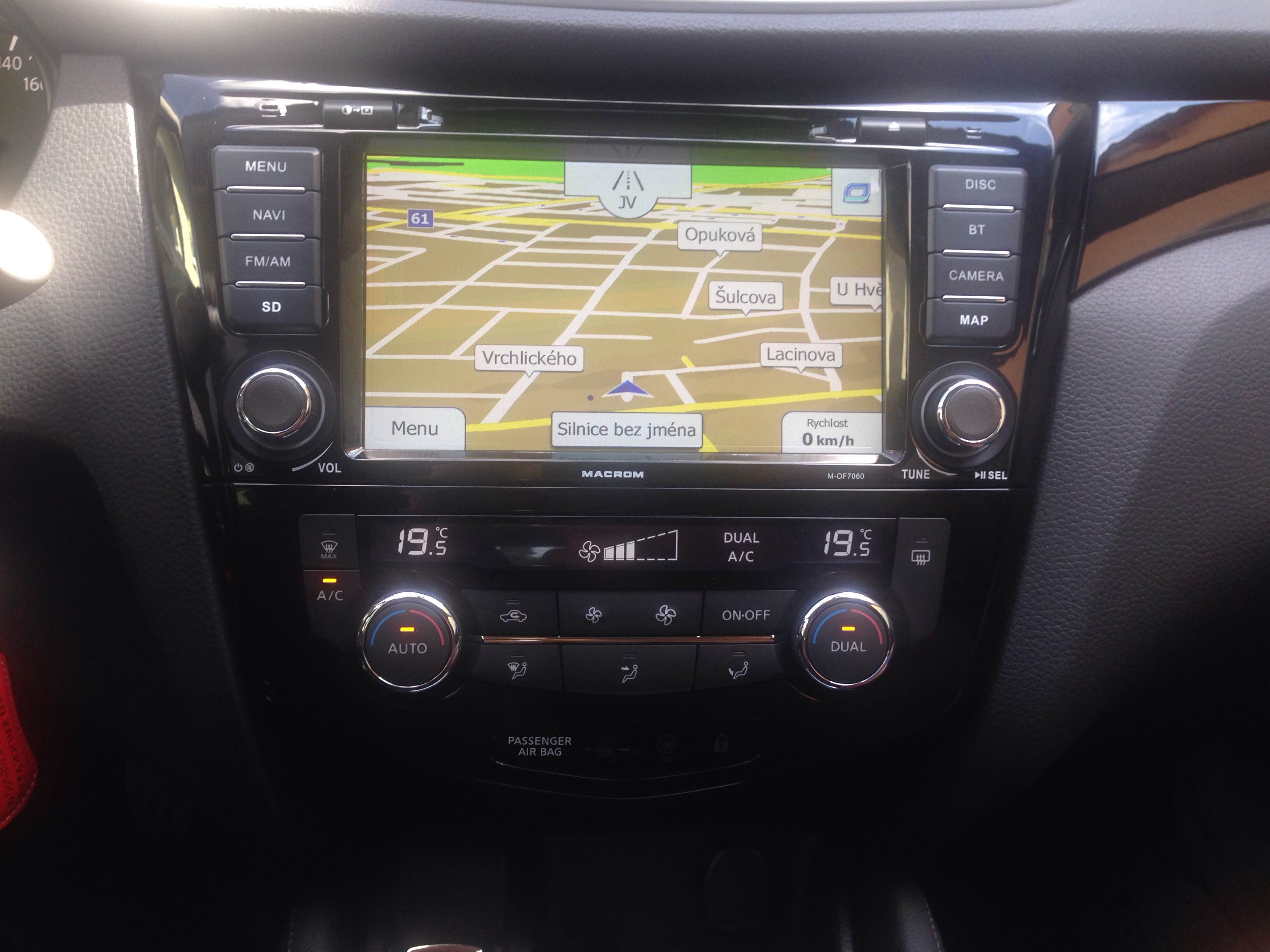 Autorádio-GPS MACROM  M-OF7060 OEM navigácia Nissan Qashqai / X-Trail (2014>)